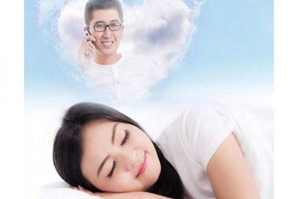 Nằm mơ thấy người nổi tiếng đánh con gì may mắn?